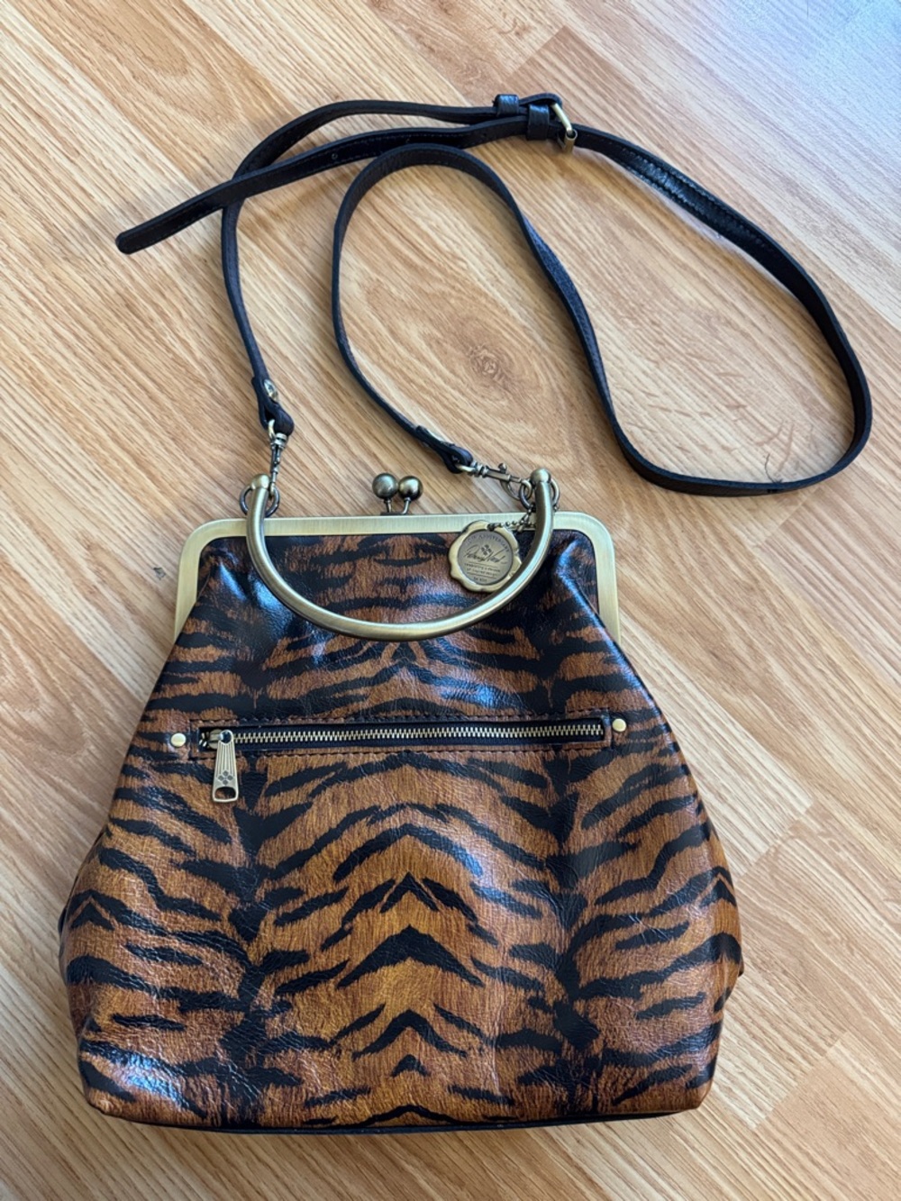 Patricia Nash Novella Frame Tiger Print Bag 🔅